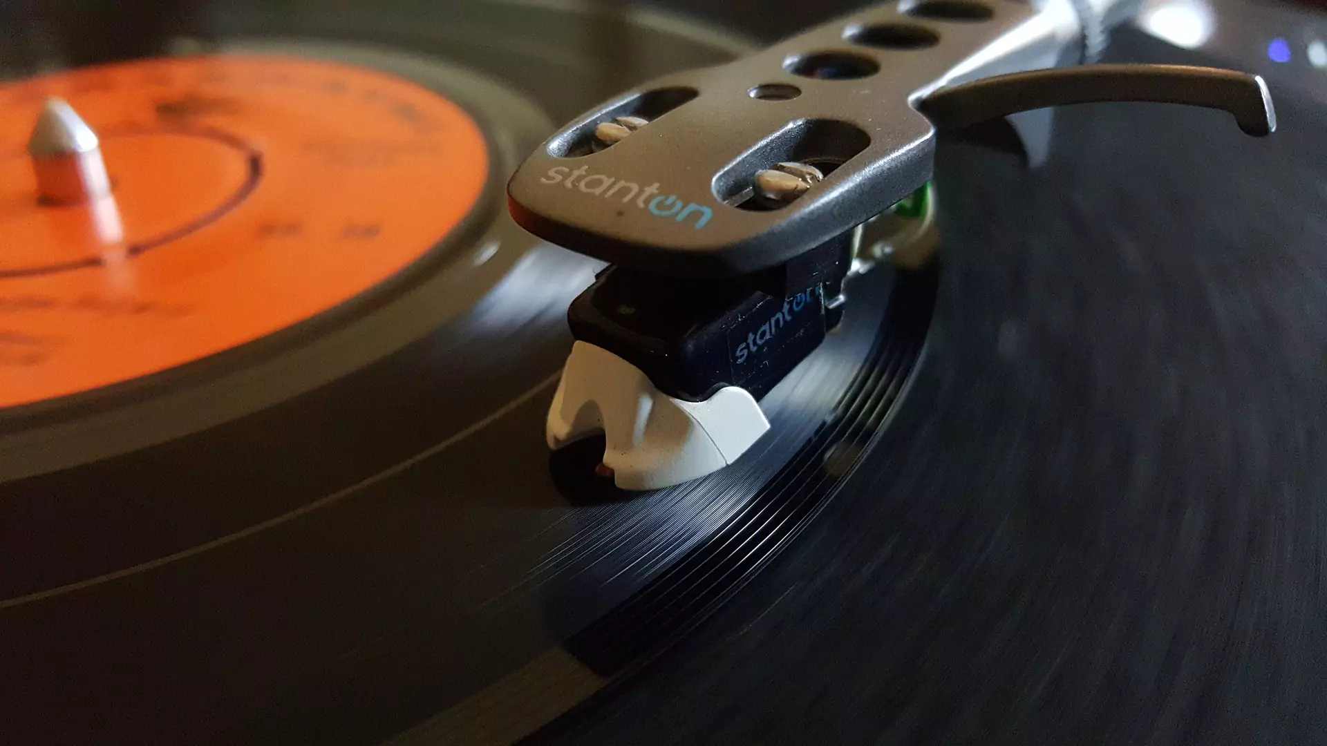 Exploring the Renaissance of Vinyl Records
